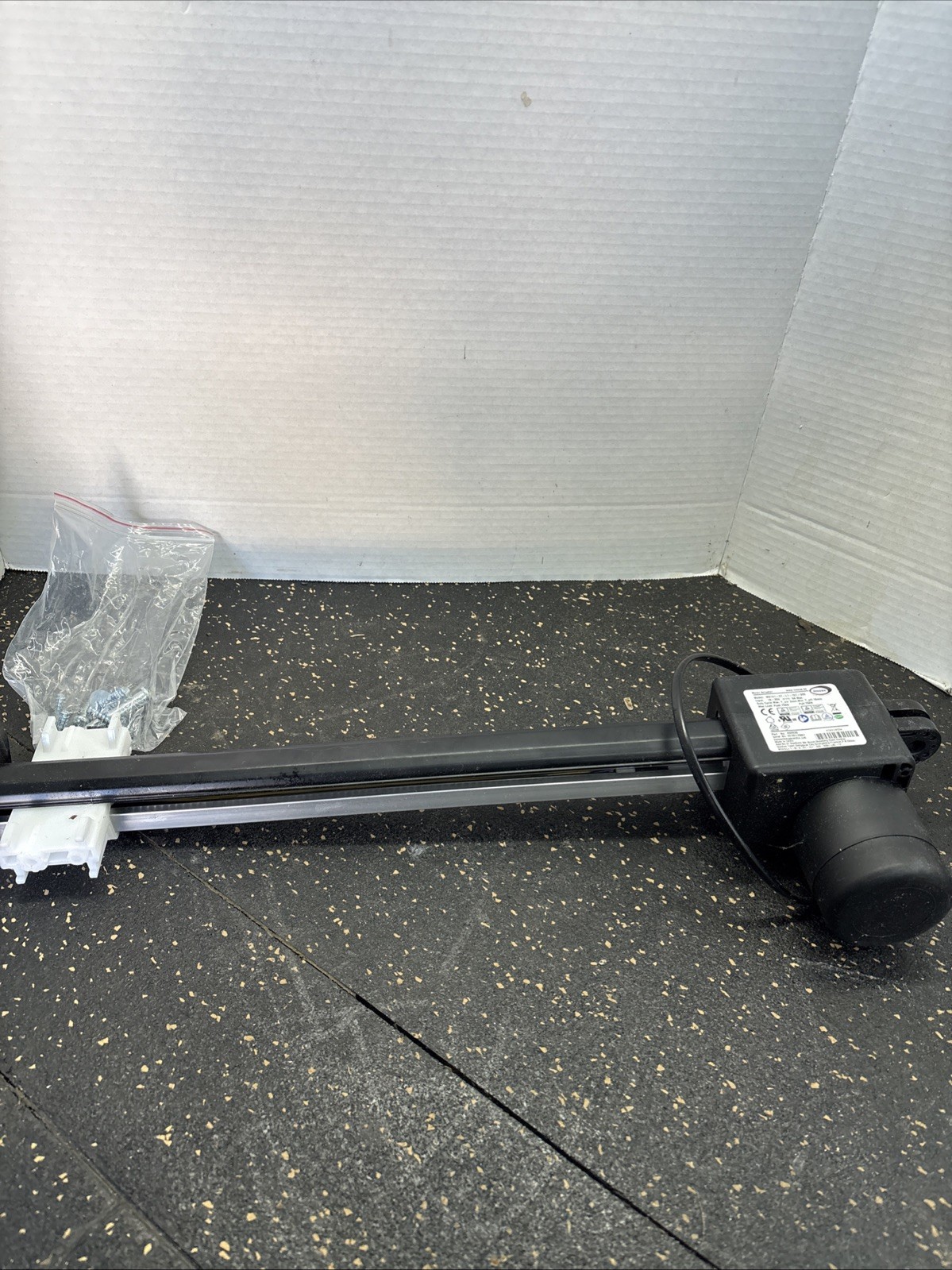 Limoss 450626 Motor Actuator Model MD141-27-L1-157-333 for Power Recliner Chairs gallery