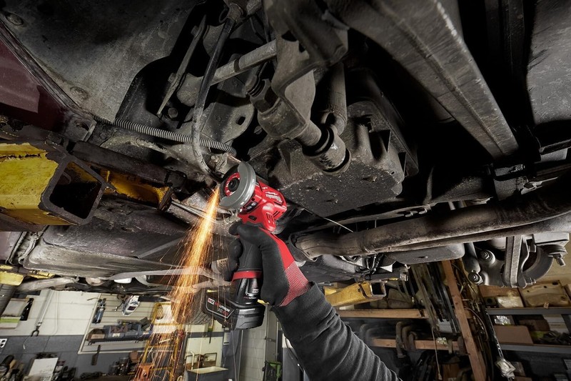 Milwaukee's Cut-Off Tool,12V, Bare Tool 2522-20 gallery