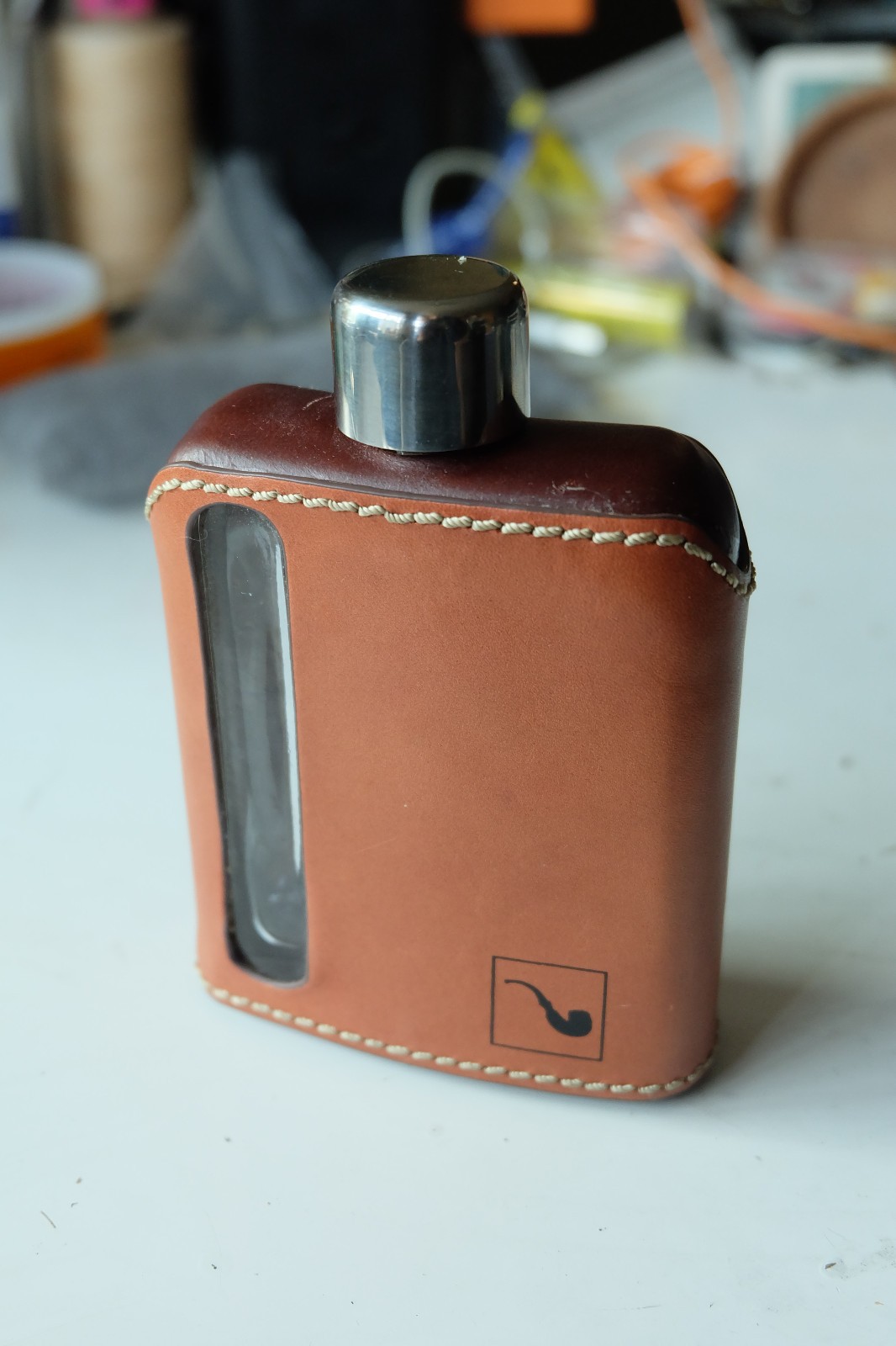 Ragproper Single Shot 100ml glass flask, leather-wrapped gallery