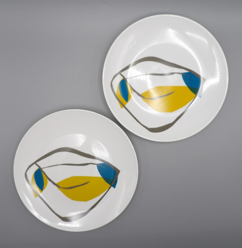Crate & Barrel CB2 Salad Plates Abstract Leaf Design Set of 2 gallery
