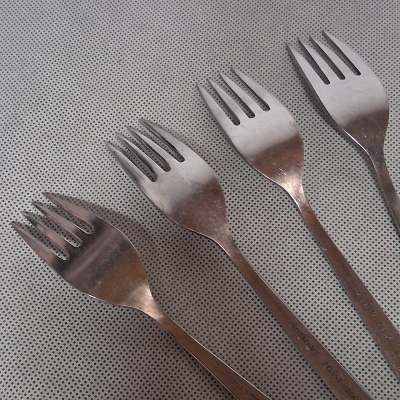 Oneida Capistrano Dinner Forks 4 Stainless Steel 7 1/4" Oniedacraft Deluxe gallery