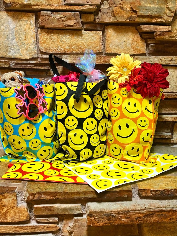 Bulk 25 Pack Smiley Face Reusable Shopping Tote Bags - 15x16 Inch Multicolor ... gallery