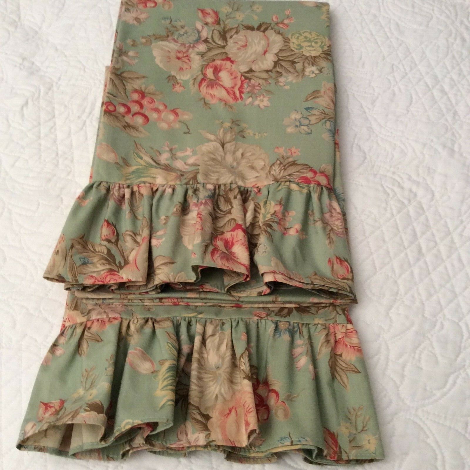 Ralph Lauren Charlotte Set (2) King Ruffled Pillowcases NWOT gallery