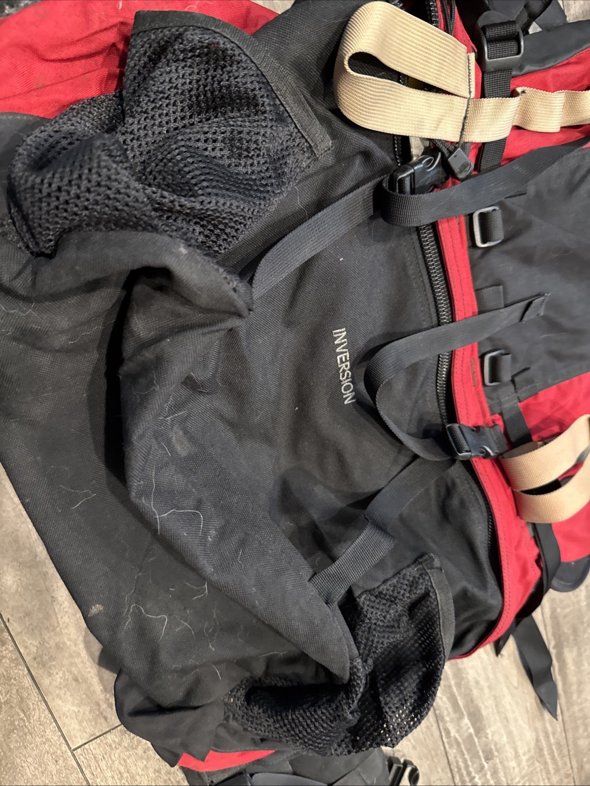 North Face Large Inversion backpack red/ black Hiking Travel Framed 4