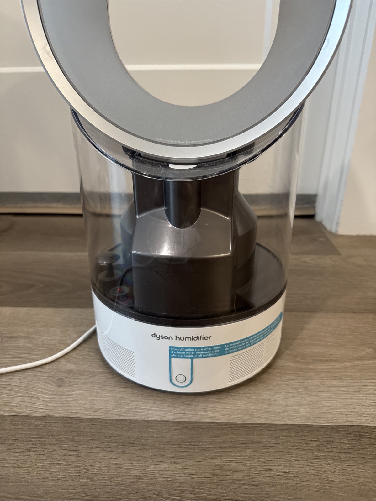 Dyson AM10 Humidifier with Fan - White/Silver gallery