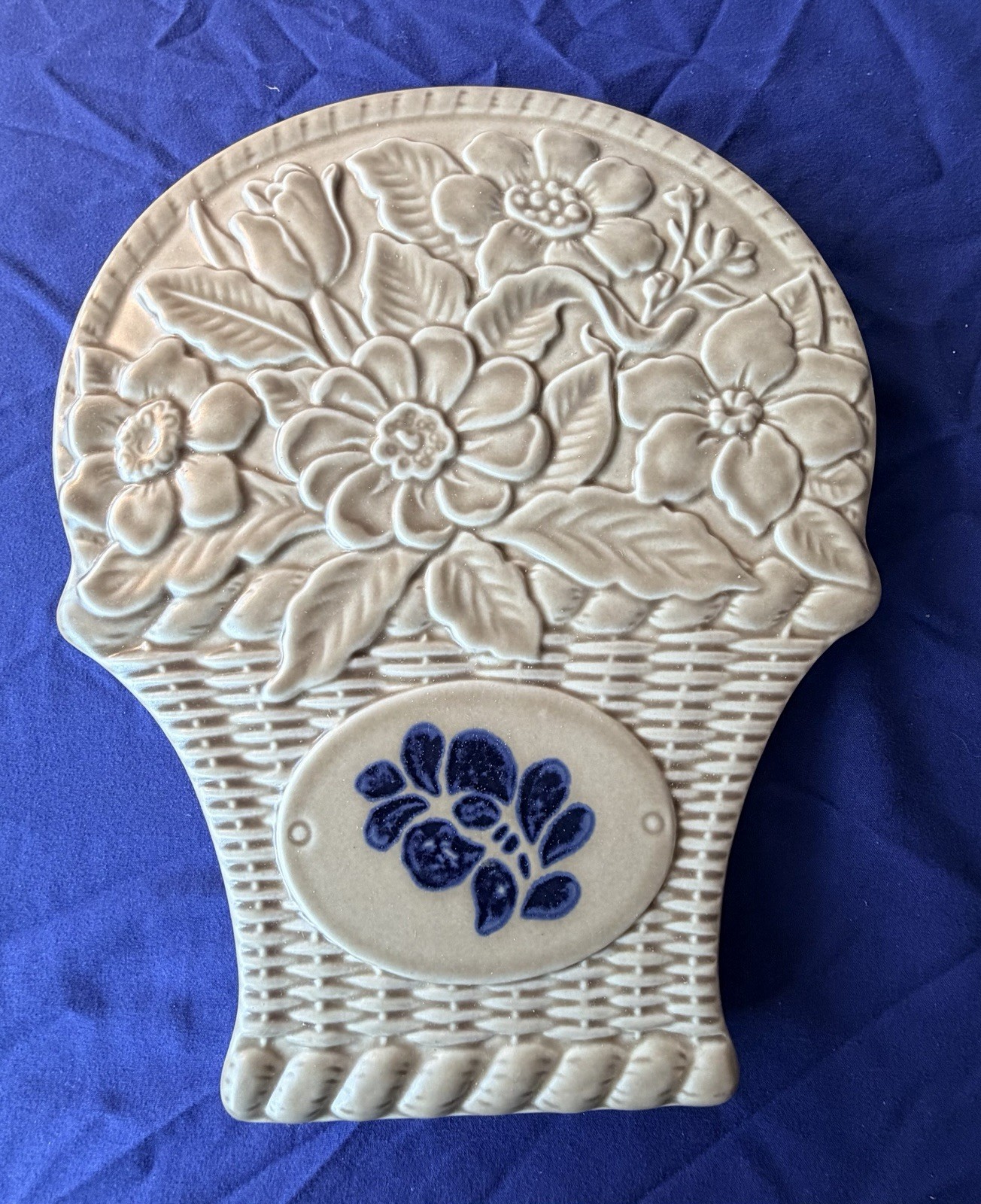 Pfaltzgraff Ceramic Trivet Floral & Nature Pattern Matte Beige Blue gallery