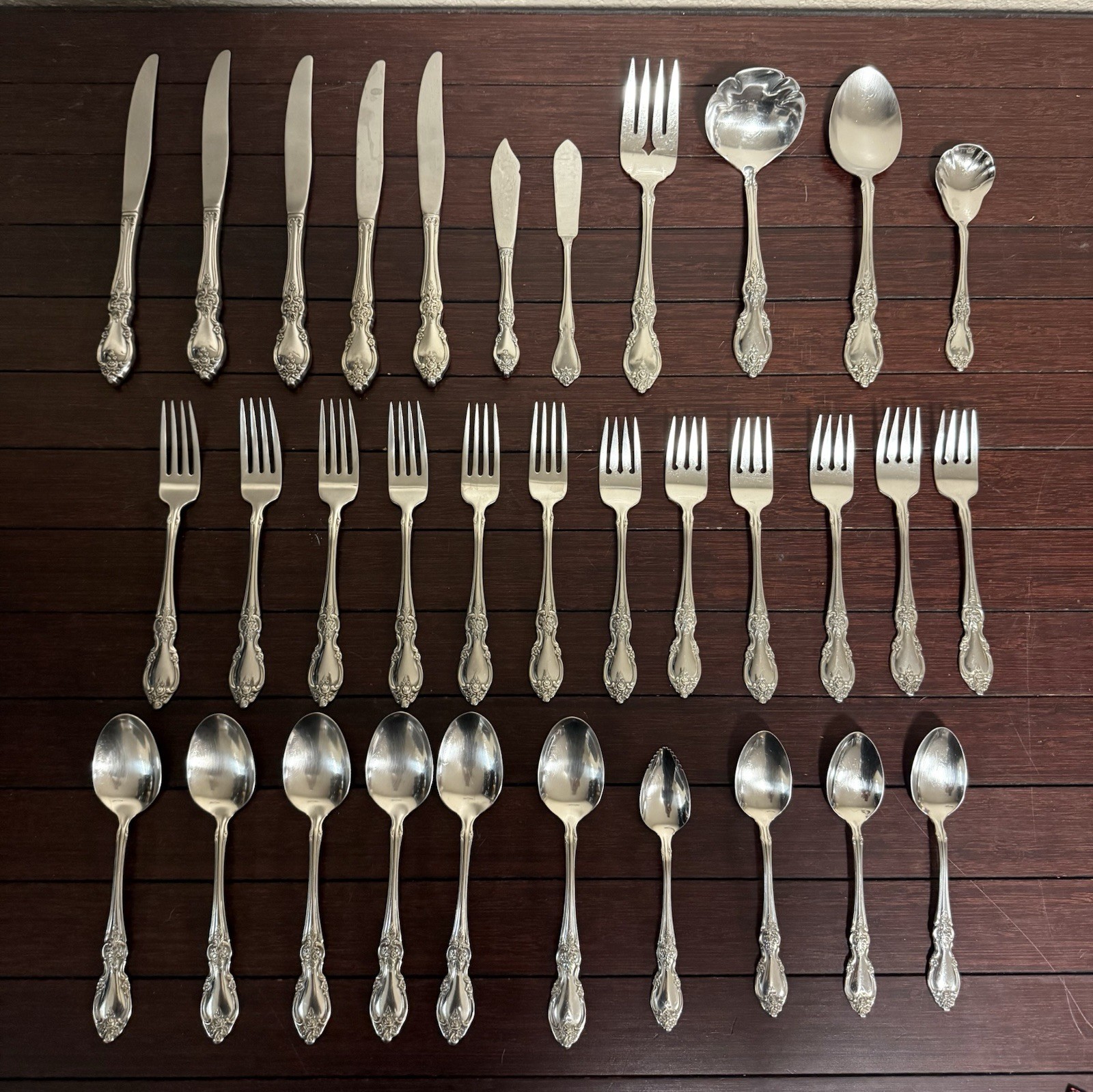 Oneida Community LOUISIANA Stainless Flatware 33 Pieces gallery
