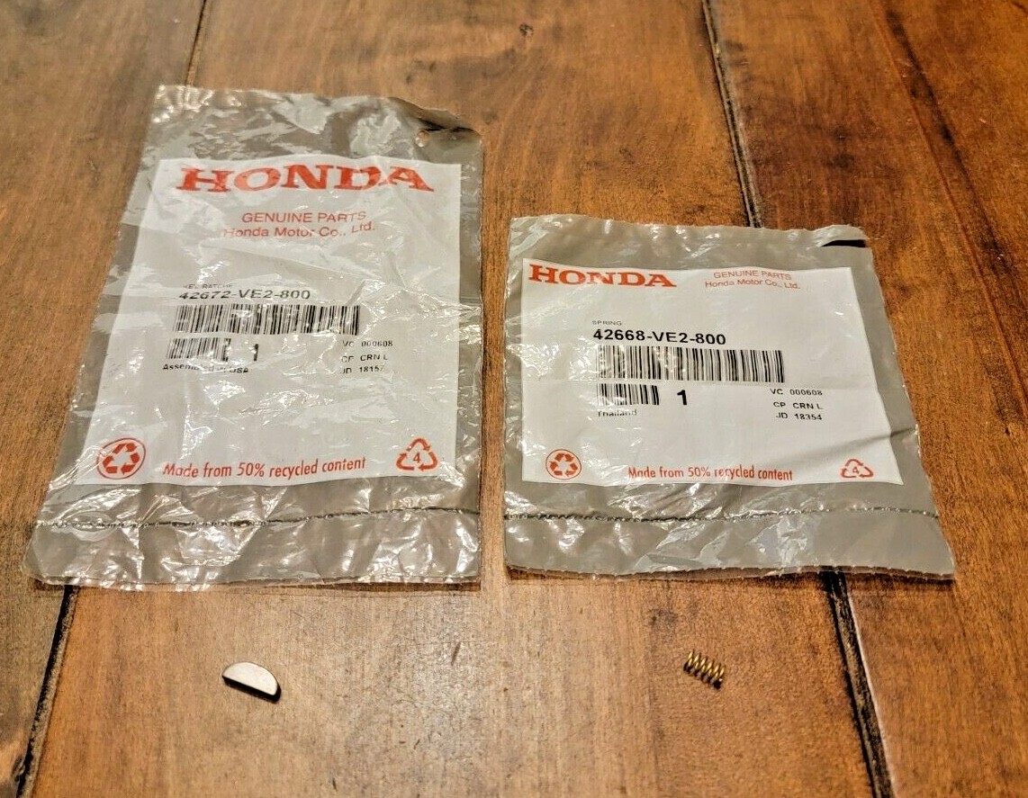 NEW Genuine HONDA Key & Spring HRR216 HRX217 42672-VE2-800 42668-VE2-800 OEM gallery