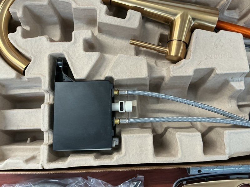 NEW Moen 7864EWBG Sleek Touchless Pulldown Kitchen Faucet Brushed Gold B171 gallery