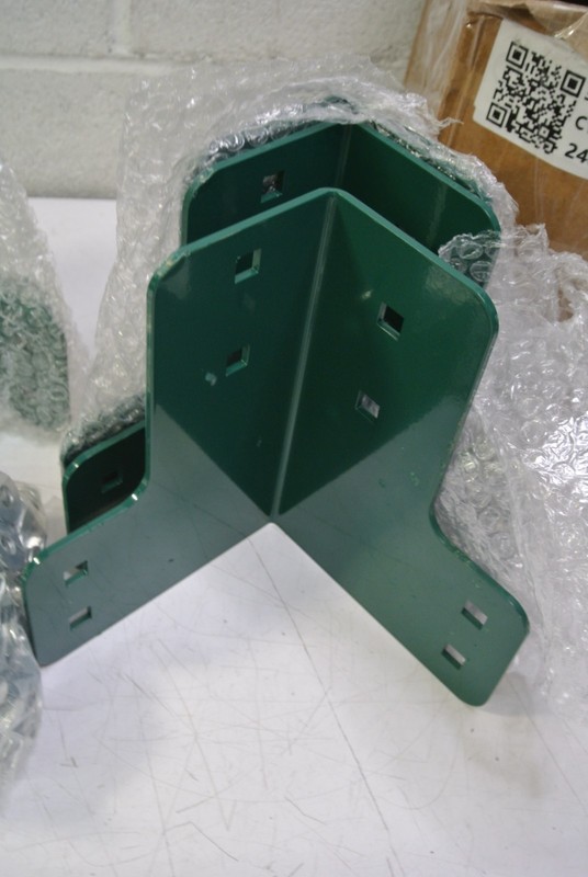 Thick Heavy-Duty Workbench Bracket Kit Green For Securing Desk, Box 8PCS 4x4 4mm gallery