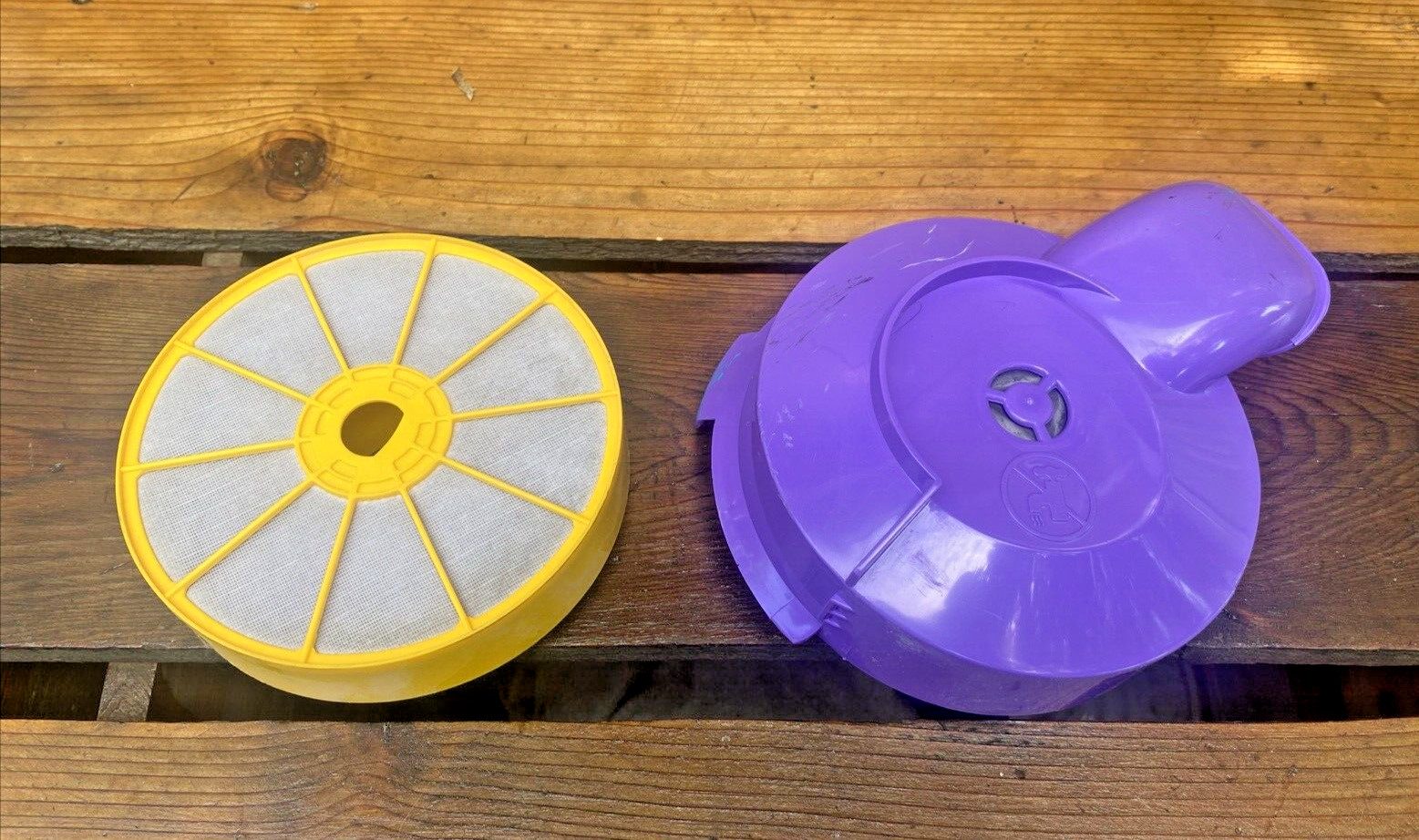Dyson DC07 DC14 Vacuum Original Parts Pre Filter Cover Housing and Filter B237 gallery