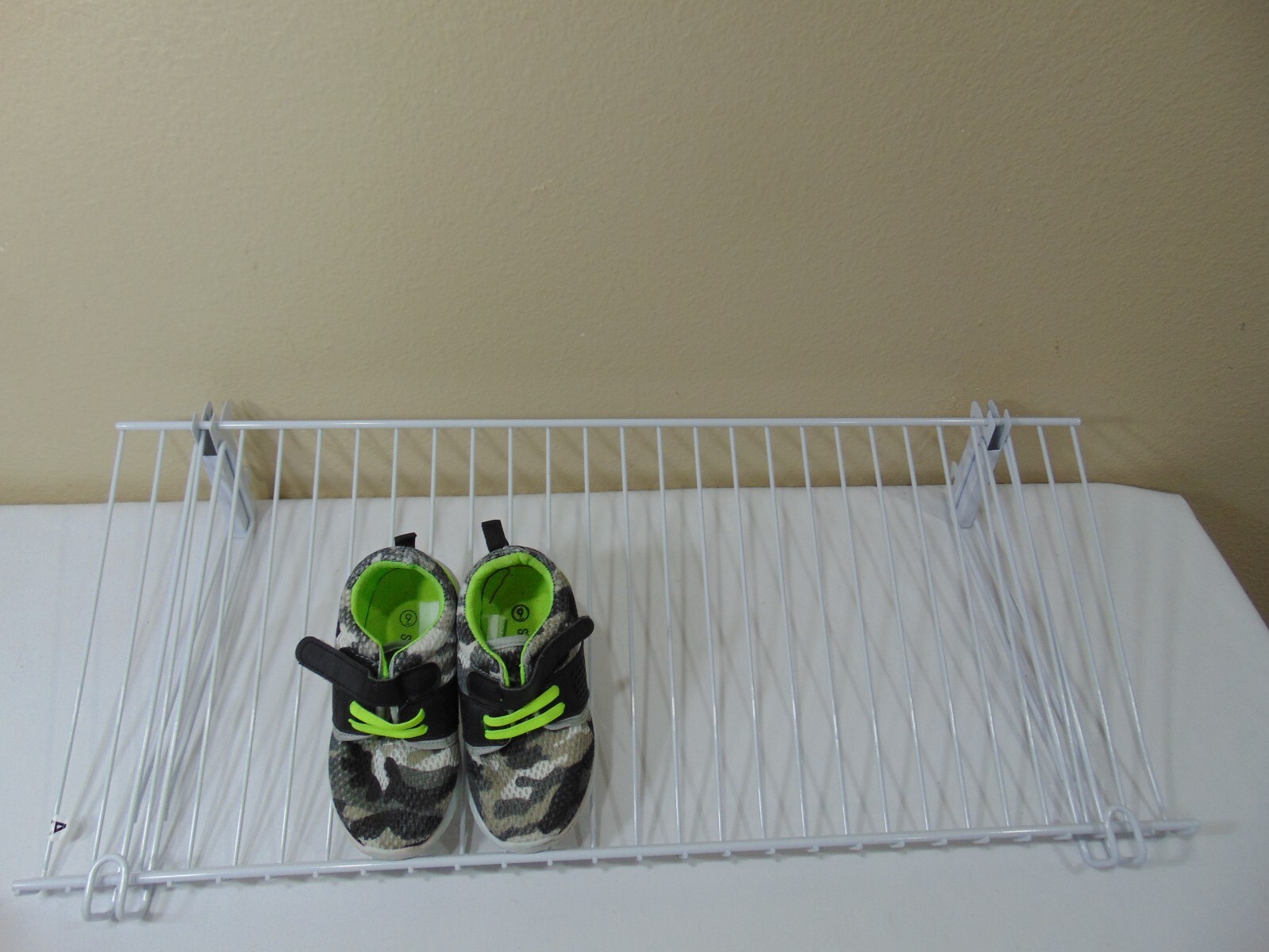 20 Rubbermaid Configuration Shoe Shelf Support Brackets White Fasttrack Closet gallery