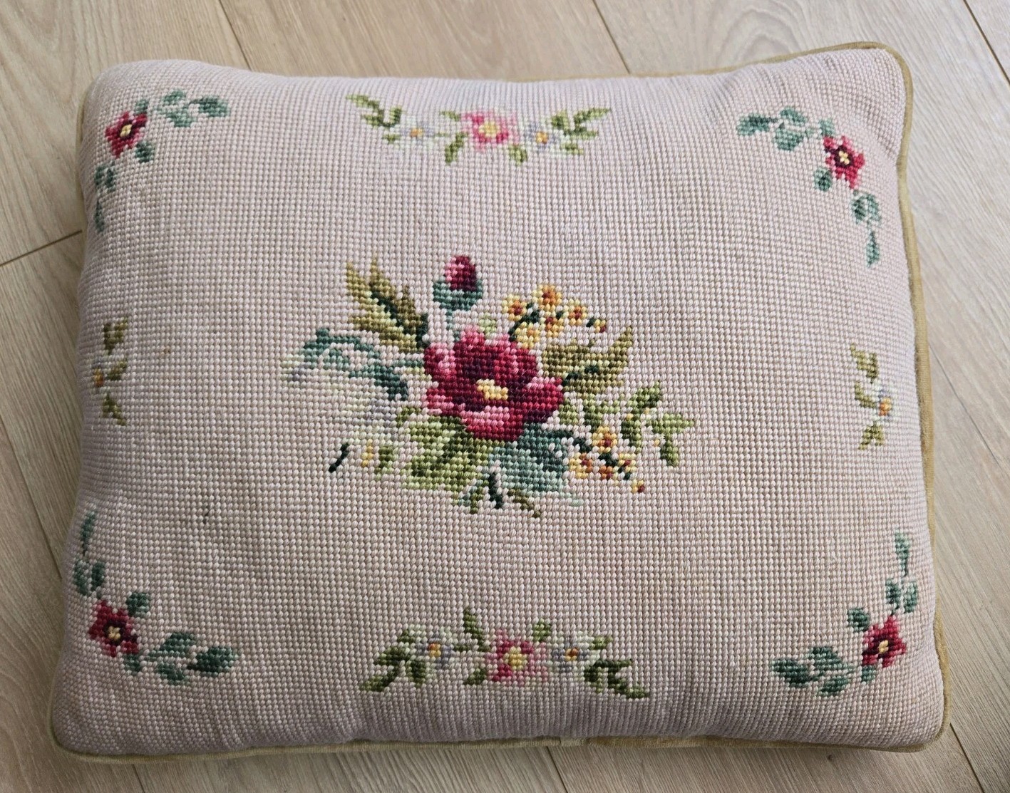 Vtg Handmade Needlepoint Floral Accent Throw Pillow With Velvet Backing gallery