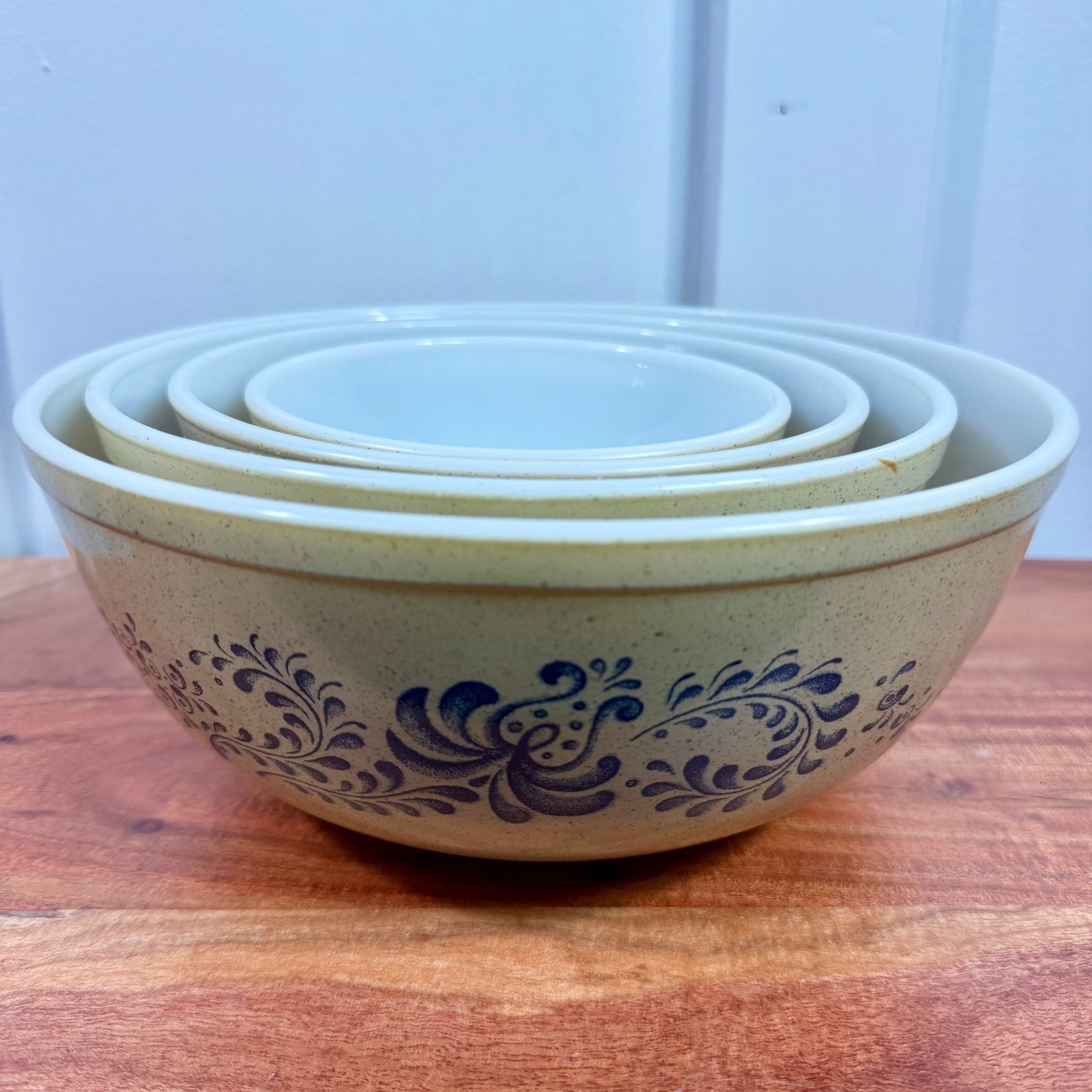 Vintage Pyrex Homestead Nesting Mixing Bowls Set of 4 Tan Speckled Blue Floral gallery