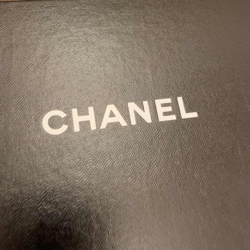 Authentic Chanel Gift Box Black Rectangle ~ 21x13x5cm Approx 8 x 5 x 2 Inches gallery