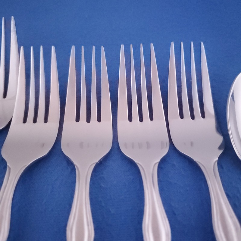 Hampton Unknown Pattern (4) Dinner Forks, (4) Salad Forks & (3) Soup Spoons gallery