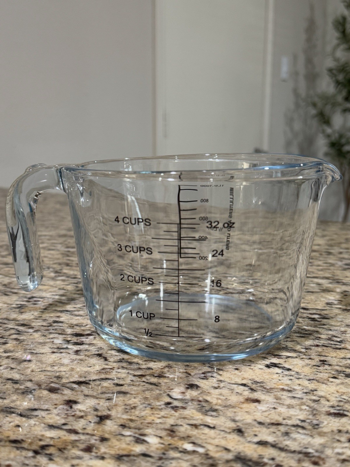 Kitchen & Table Borosilicate Glass Measuring Cup (4 Cups) gallery