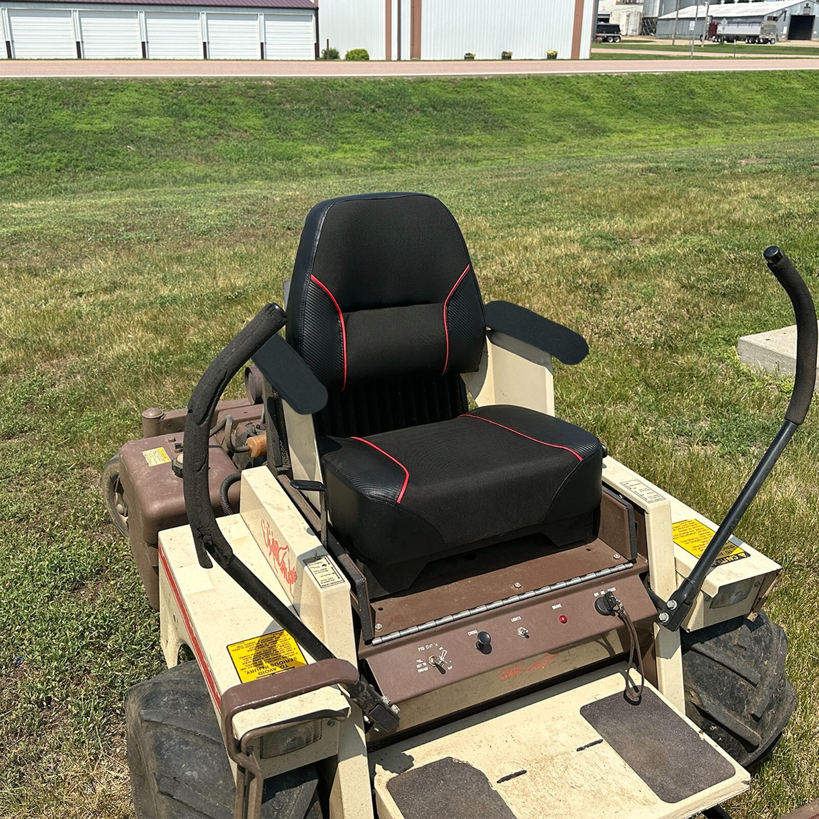 E-504186 DirectFit™ Seat Cushion, Backrest & Armrest Kit for Grasshopper gallery