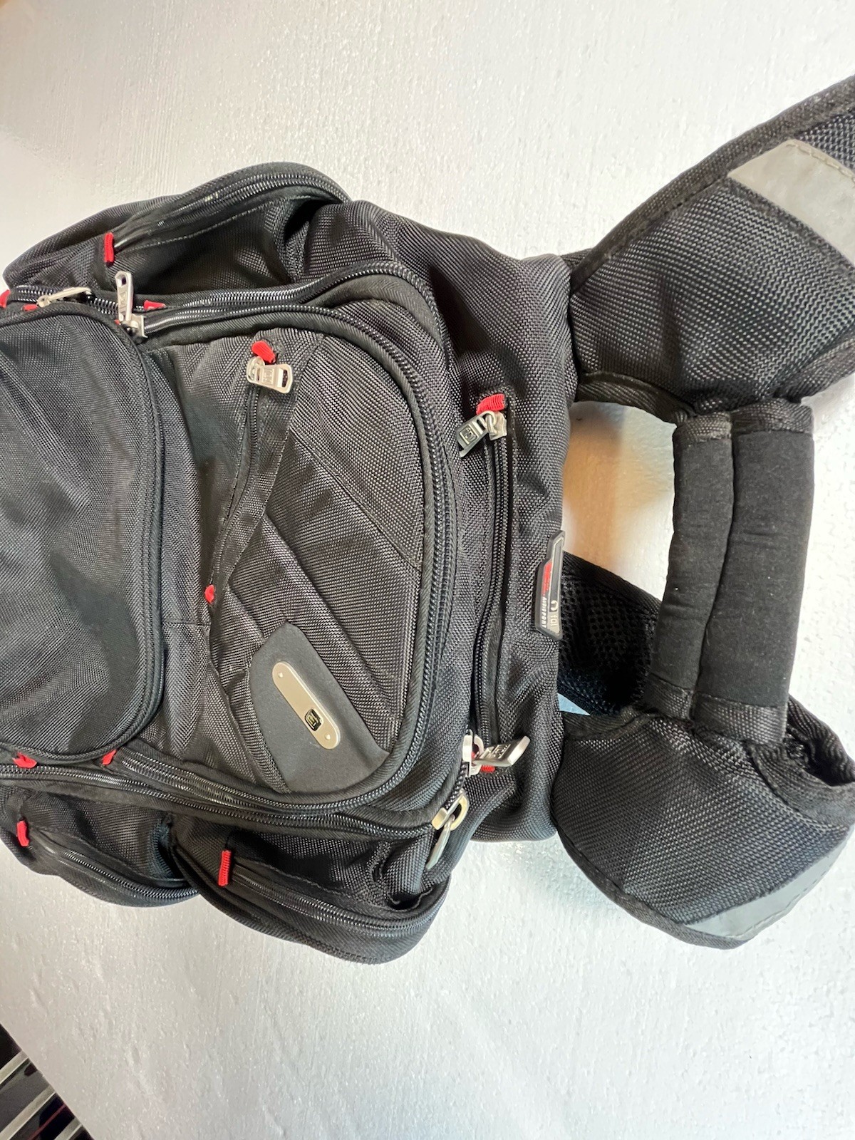 Fūl Black Laptop Backpack Adjustable Straps Multiple Compartments Red Trim 5