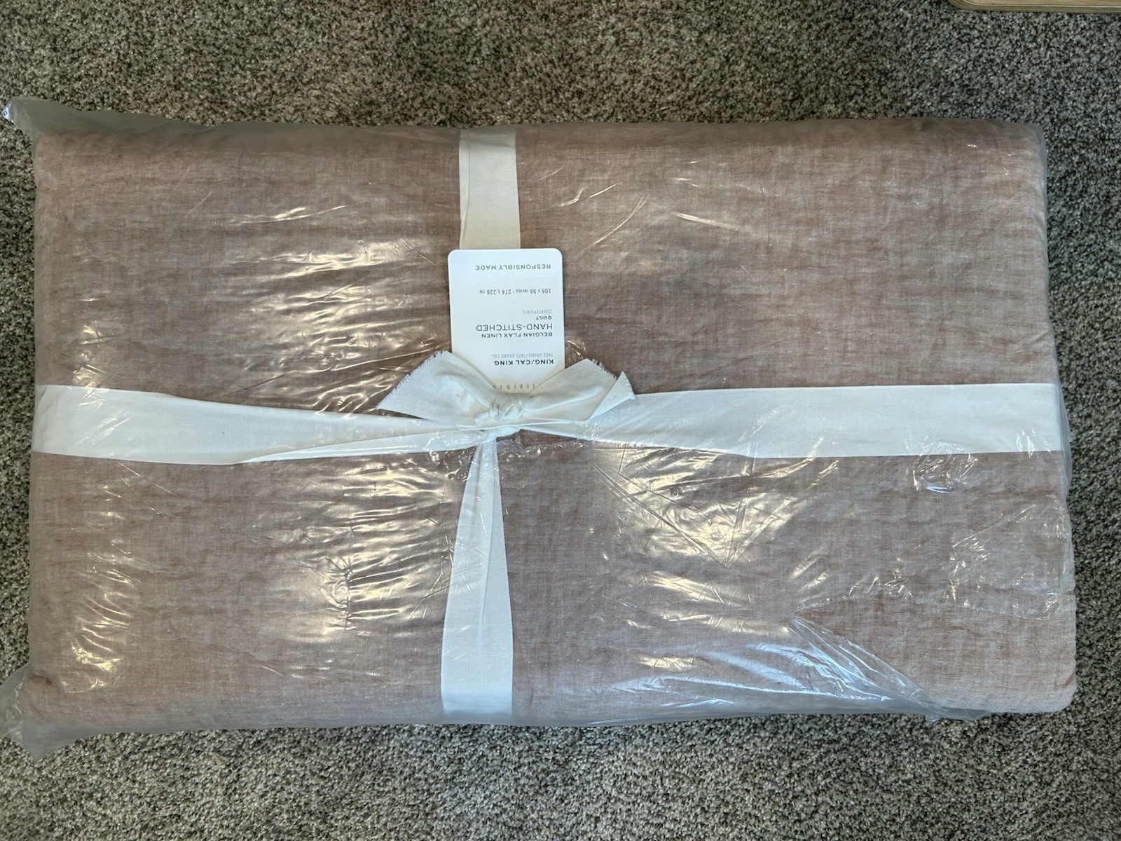 Pottery Barn, Belgian Flax Linen Handstitched Quilt, King/CaKing Rosewood Blush gallery