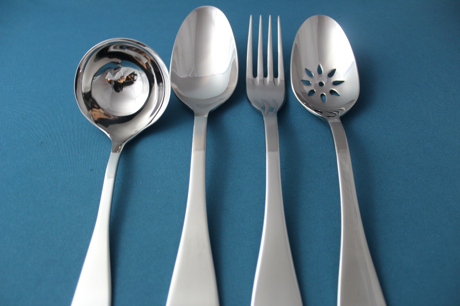 Villeroy Boch MEDINA Serving (4pc Set) Tablespoon Fork Pierced 18/10 Vietnam NEW gallery