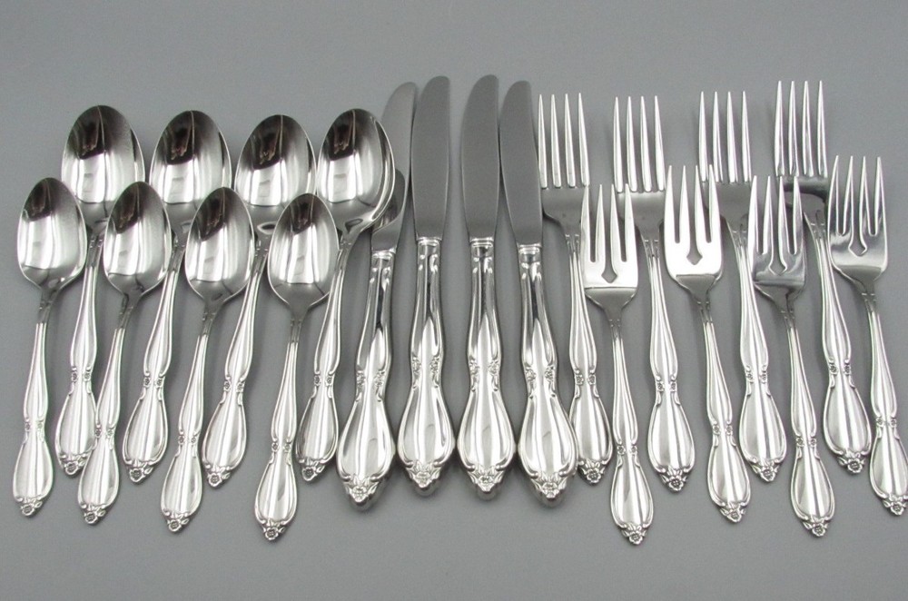 Oneida Community USA Stainless CHATELAINE Service for Four / 20 Piece Set - Used