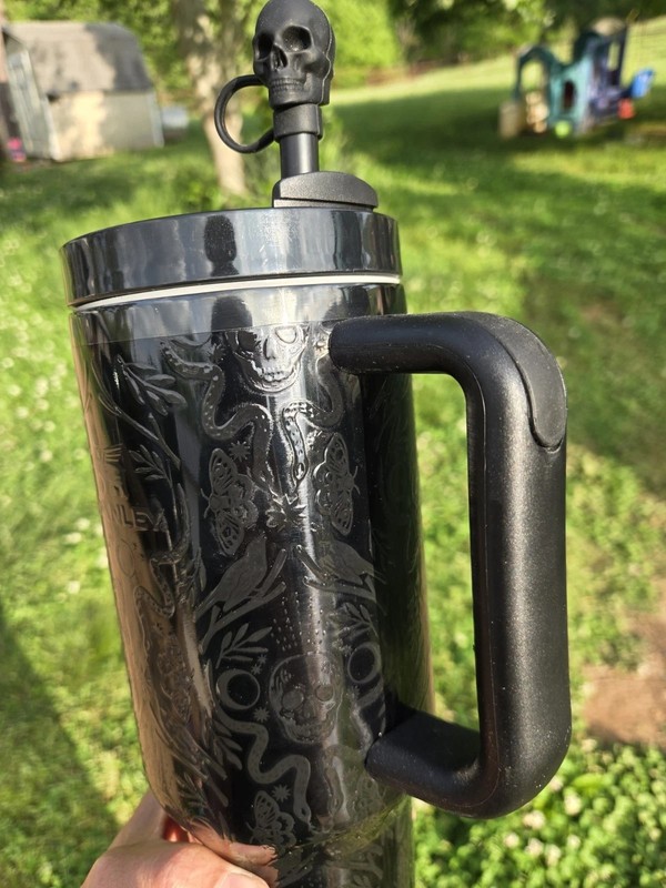 Halloween Quencher H2.0 FlowState Tumbler | 40oz – Deadly Damask gallery