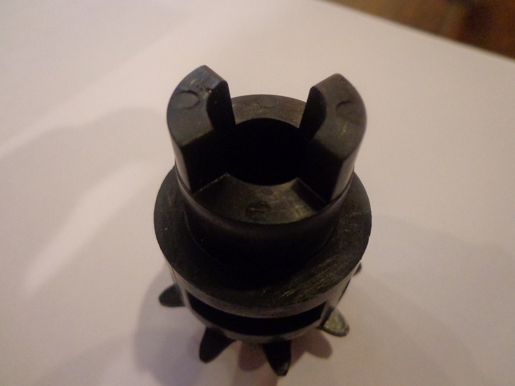 Wayne Dalton Part # 325022 Gear / Sprocket Coupling - NEW gallery
