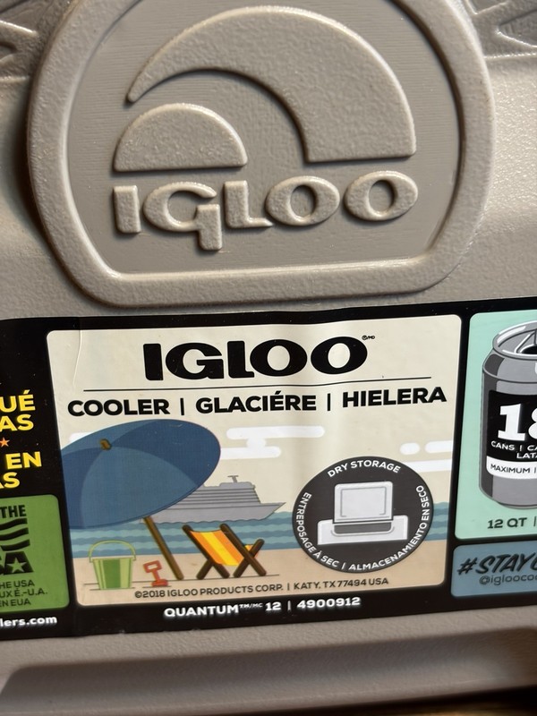 Igloo Quantum 12 cooler 18 Pack capacity Lockable USA. 12 Quart NEW gallery