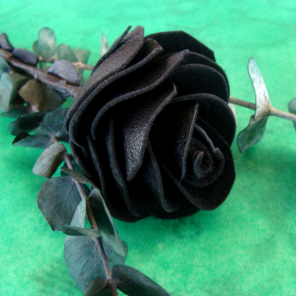 D'AGOSTINO HANDCRAFTED PURPLE LEATHER ROSES BUY 1, 3, 6, 12. ALSO RED OR BLACK. gallery
