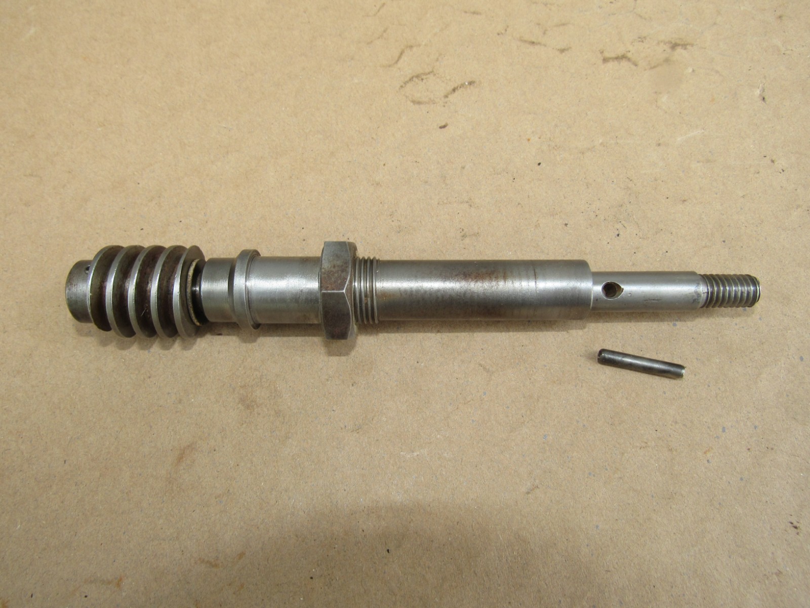 Blade Elevation Shaft, Worm Gear, and Sleeve Rockwell Delta 34-600 9" Table Saw gallery