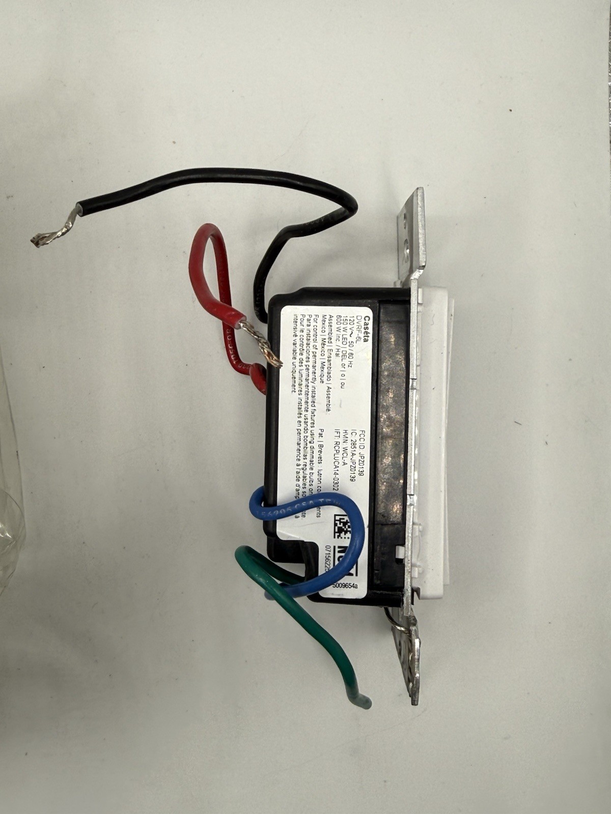 Lutron Caséta Smart Dimmer (DVRF-6L-WH-R) gallery