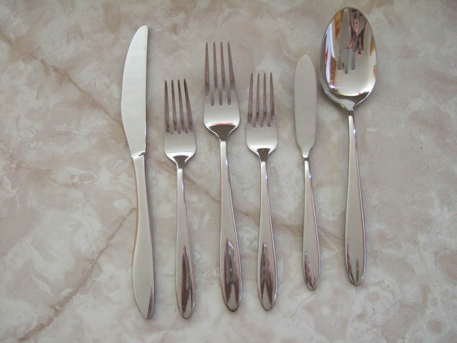Set of 6 Oneida Mooncrest Stainless Steel Flatware Pieces Forks, Knives, Spoon gallery