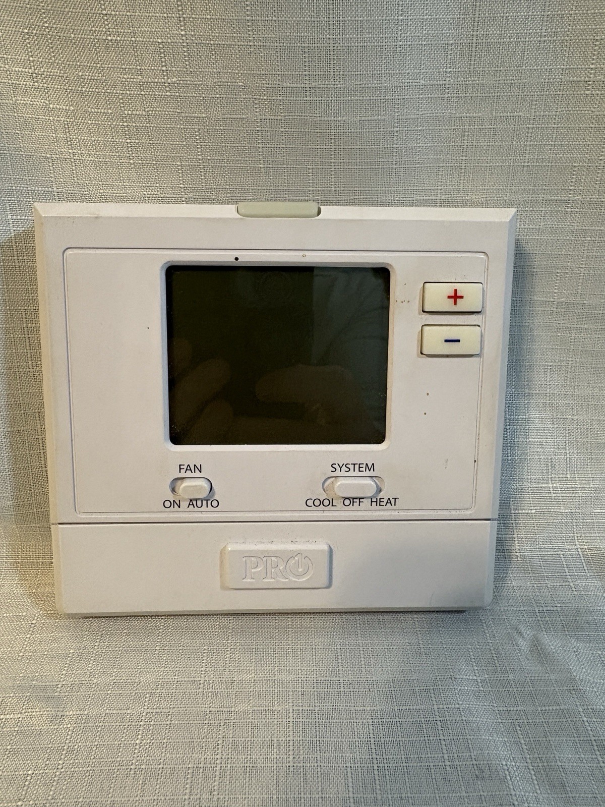 Digital Wall Electronic Non Programmable Thermostat T701 Heat/Cool gallery