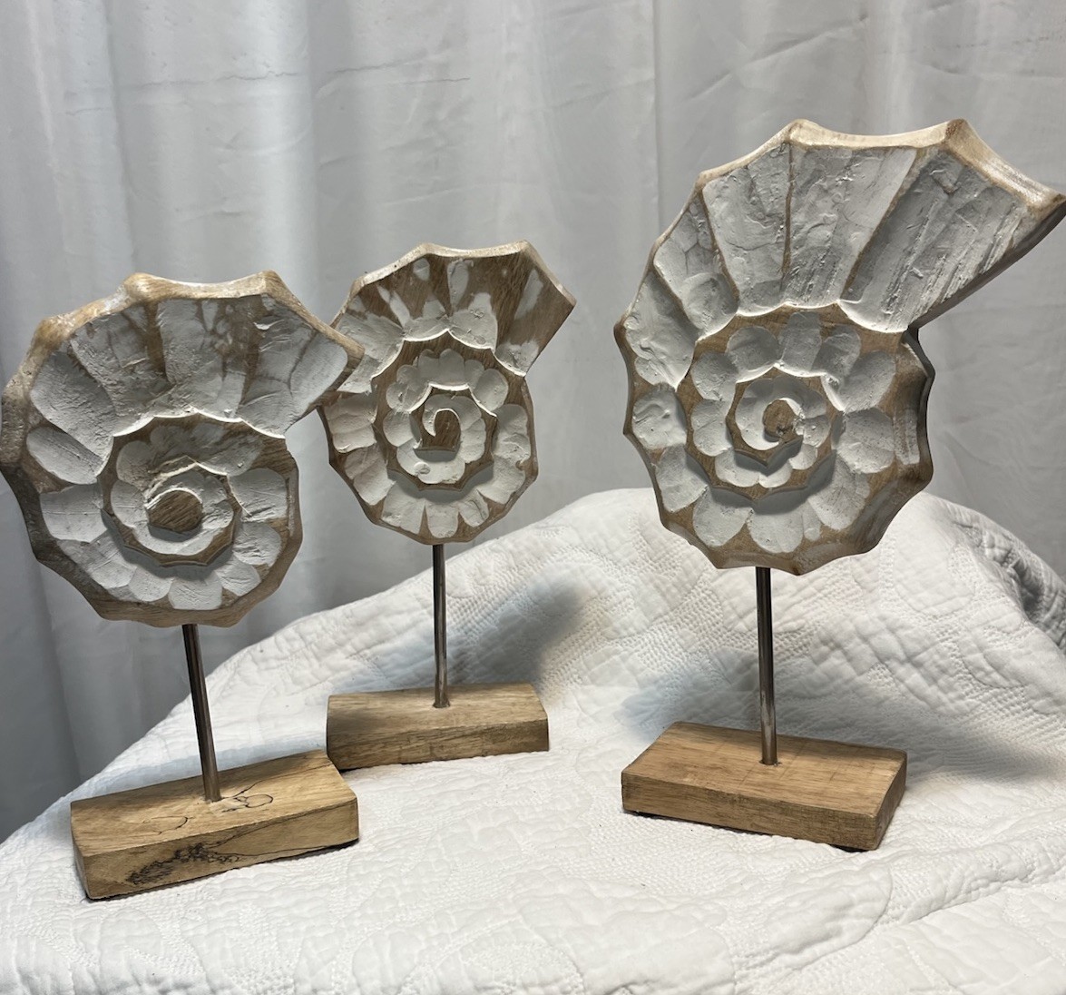 Beach Decor White 3 Pieces Wood Shell Design Natural Mango Wood Hand Crafted gallery
