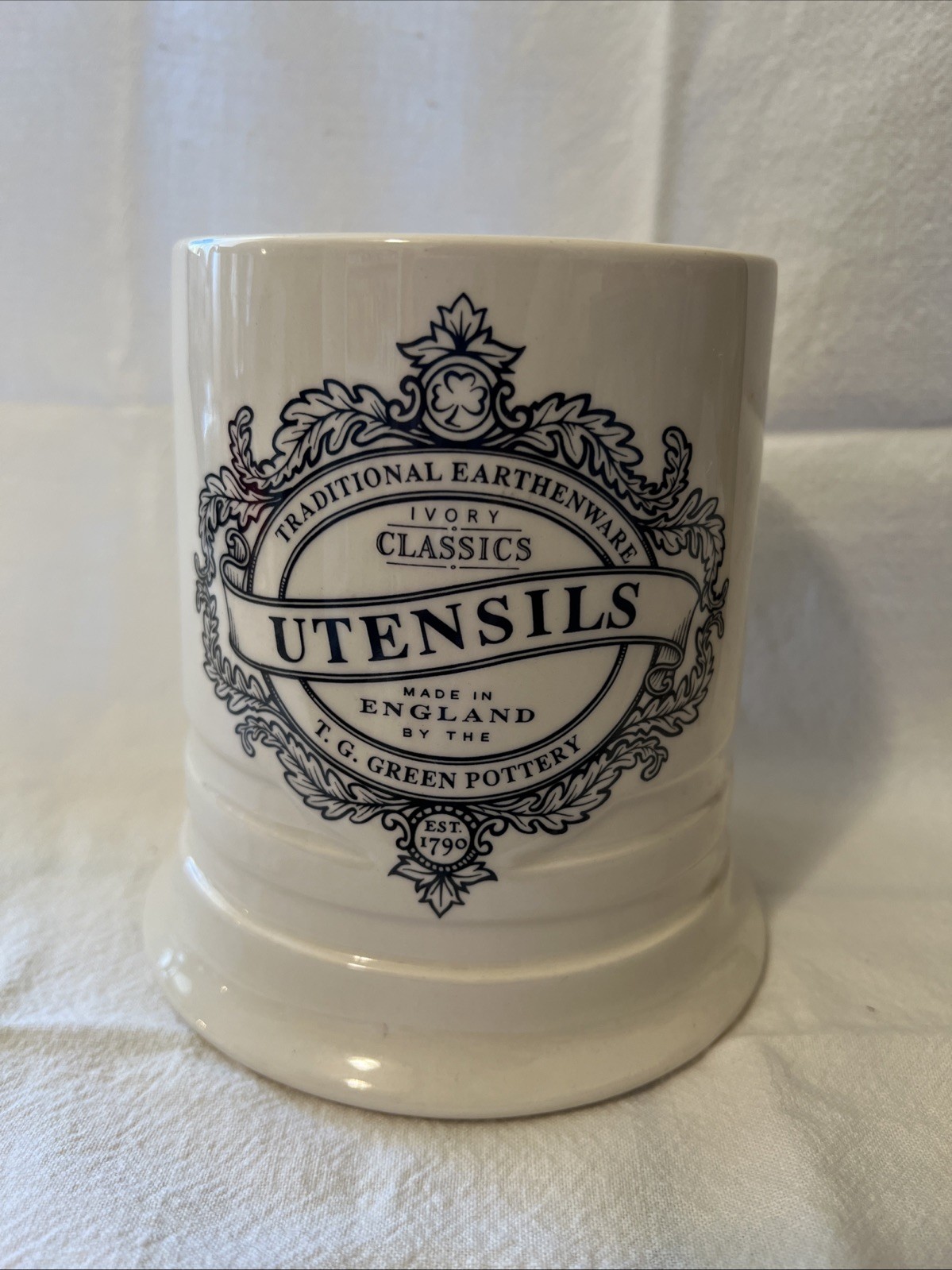 Clover Leaf Ivory Classics Utensil Holder - Pristine Condition! Dated 06/92 gallery