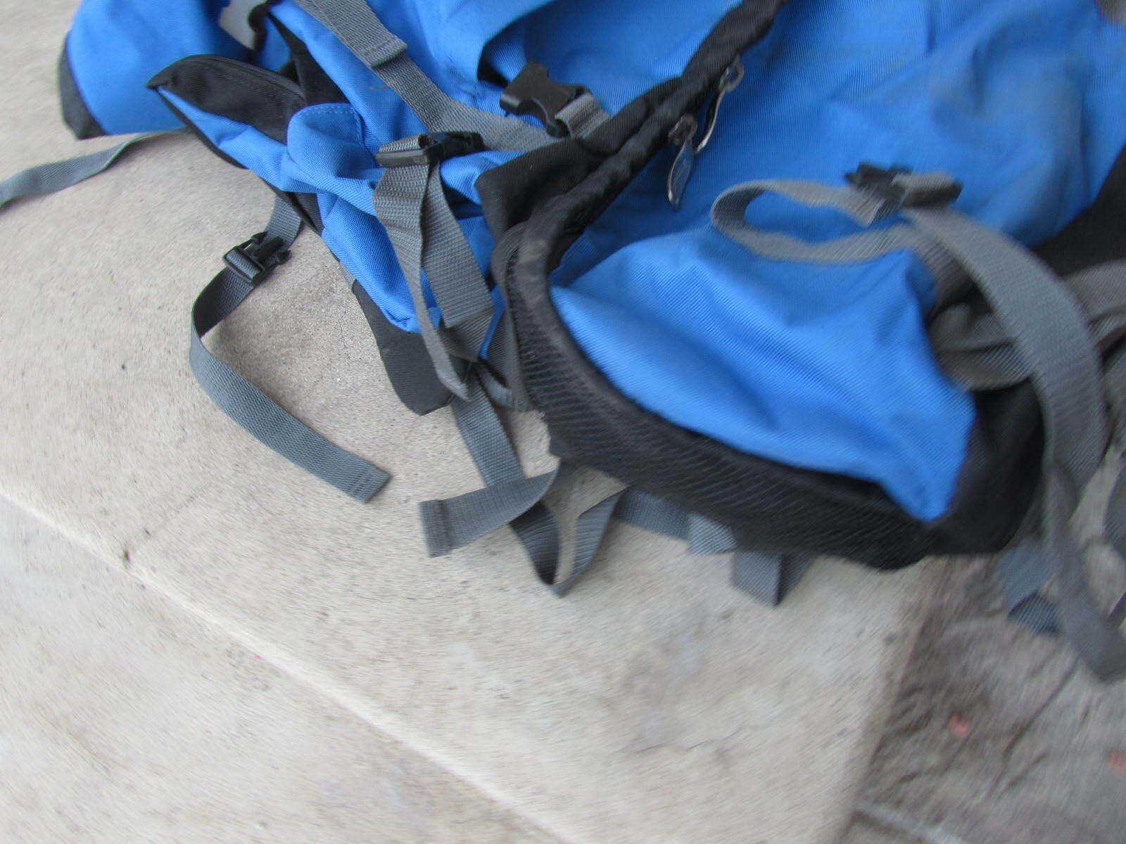 Everest Backpack Large Bag Hiking Pack VERY CLEAN  3