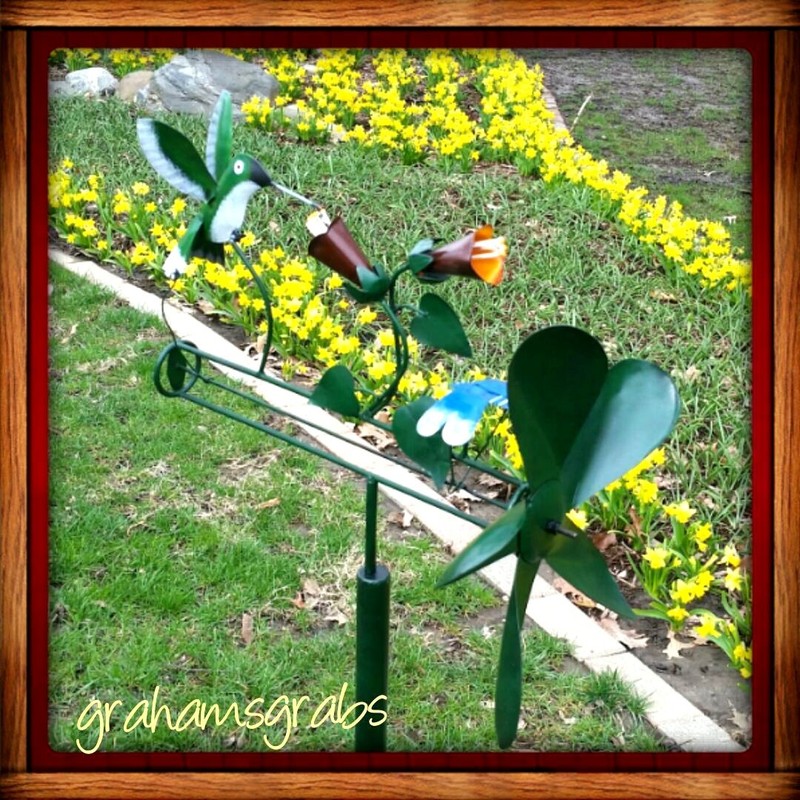 HUMMINGBIRD & DRAGONFLY WHIRLIGIG WIND POWERED KINETIC YARD DECO SPINNER NEW gallery