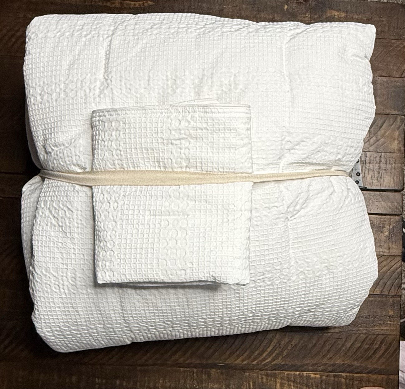 Pottery Barn Honeycomb Cotton Full/ Queen Comforter White w 1 Std Sham New! Read gallery