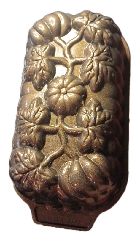 Nordic Ware Pumpkin Loaf Baking Pan EUC gallery
