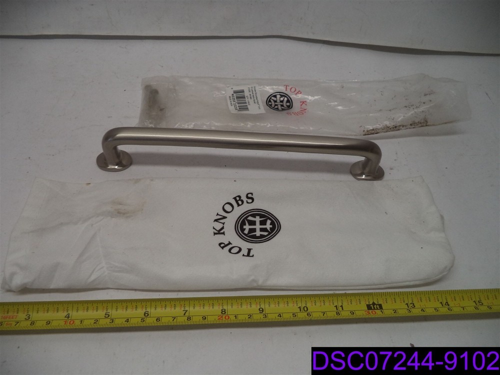 Top Knobs Aspen 9" Centers Rounded Pull in Brushed Satin Nickel M1993 TOP-200397