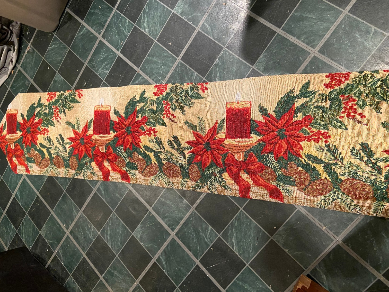 Christmas Theme Linen Table Runner 68" X 12" *Pre-Owned/No Tag* m1 gallery