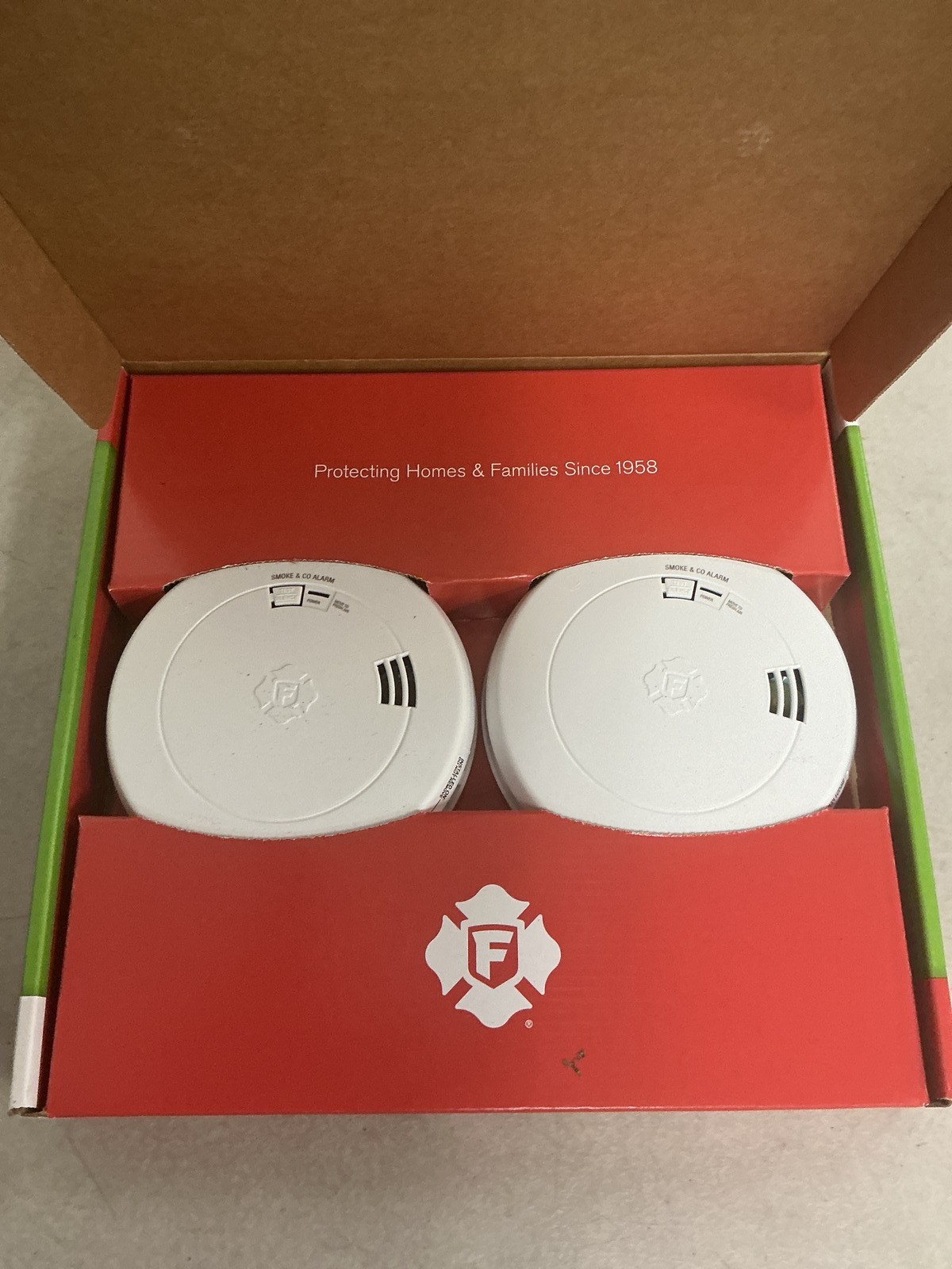 First Alert Battery Smoke and Carbon Monoxide Alarm, 2-Pack gallery