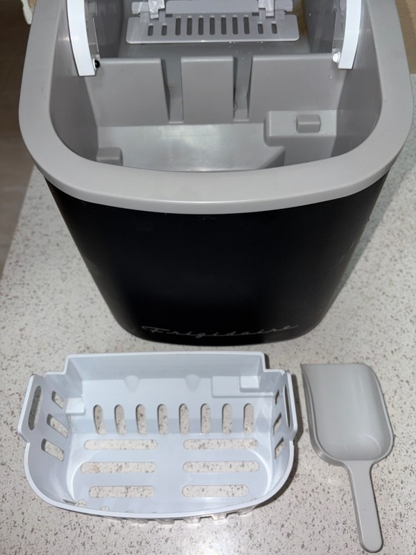 Frigidaire EFIC128-BLACK-6COM Retro Black 26 lbs. Portable Countertop Ice Maker gallery
