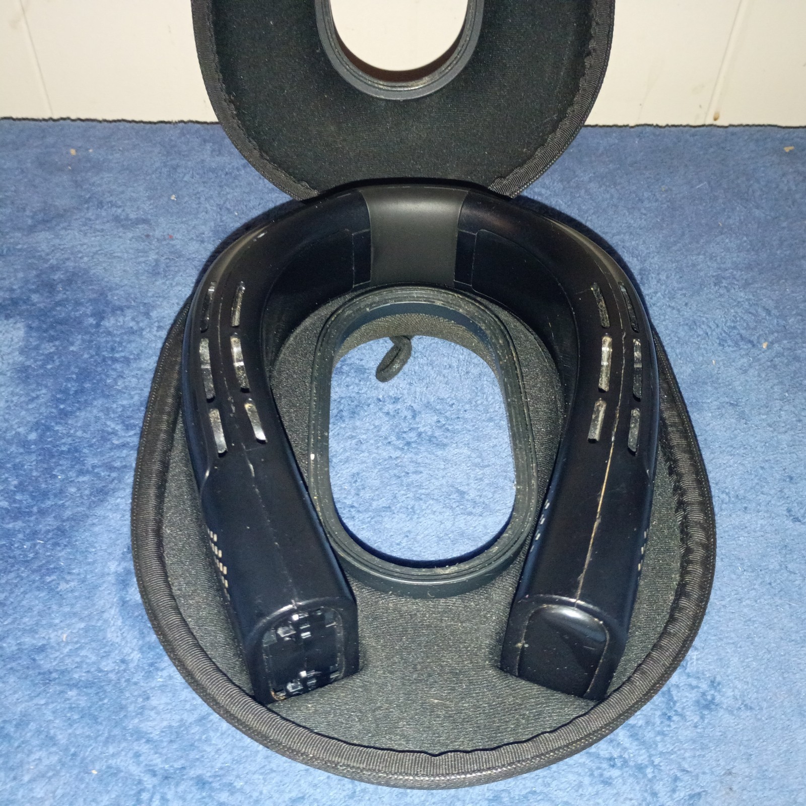 TORRAS Coolify 2S Portable Neck Air Conditioner and Heater gallery