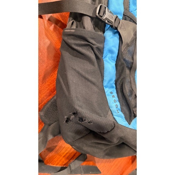 The North Face Recon 30L blue black Backpack 2