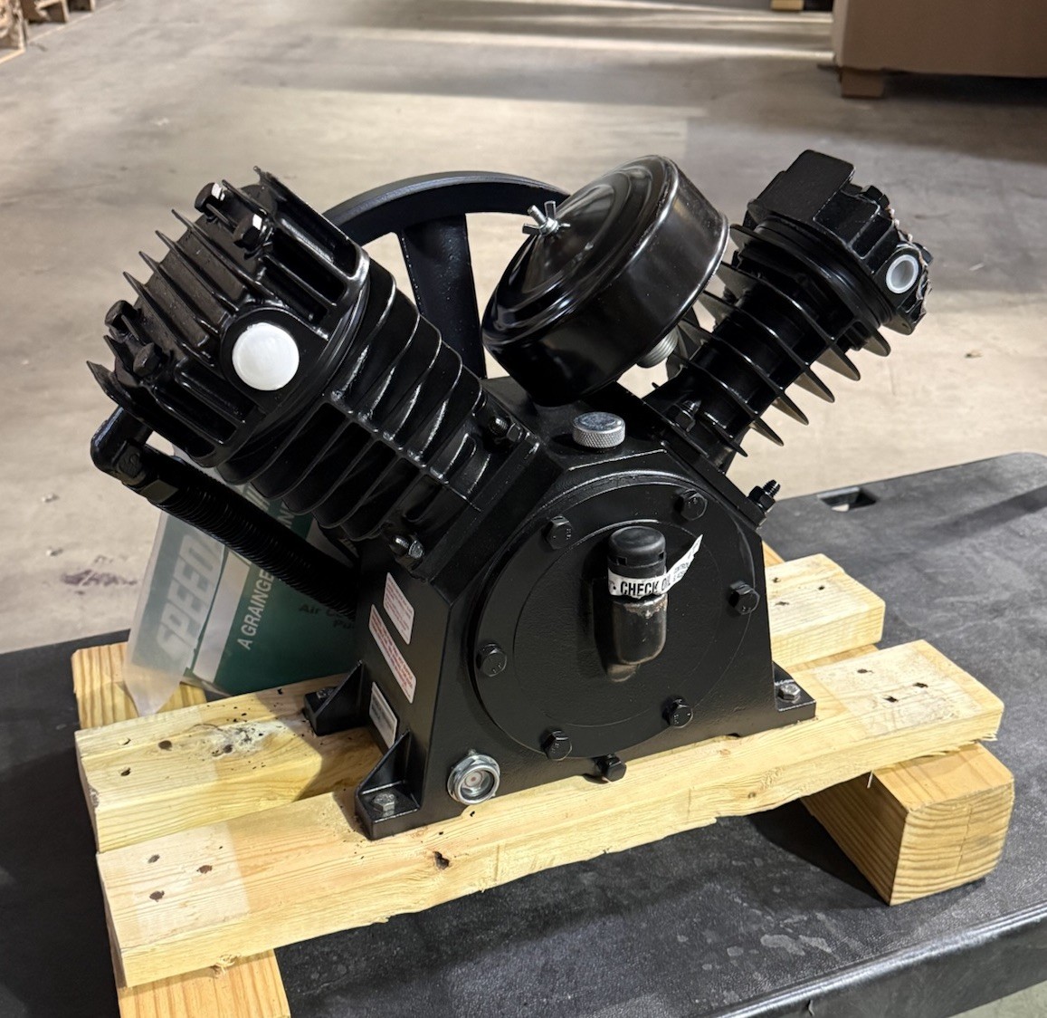 SPEEDAIRE 40KH93 Air Compressor Pump Splash Lubricated 2 Stage 5 hp DAMAGED FINS gallery