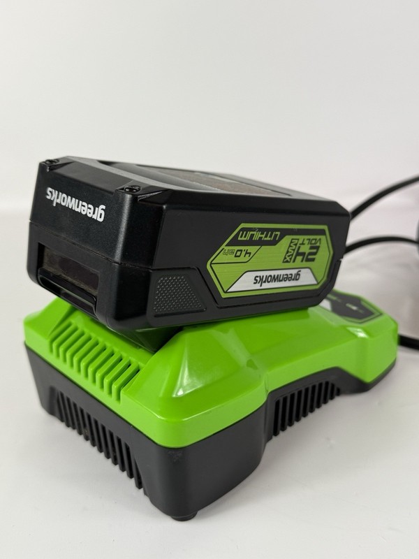 GENUINE GREENWORKS 24V MAX 4.0AH USB Battery - [BAG709] & CAG801 Charger gallery
