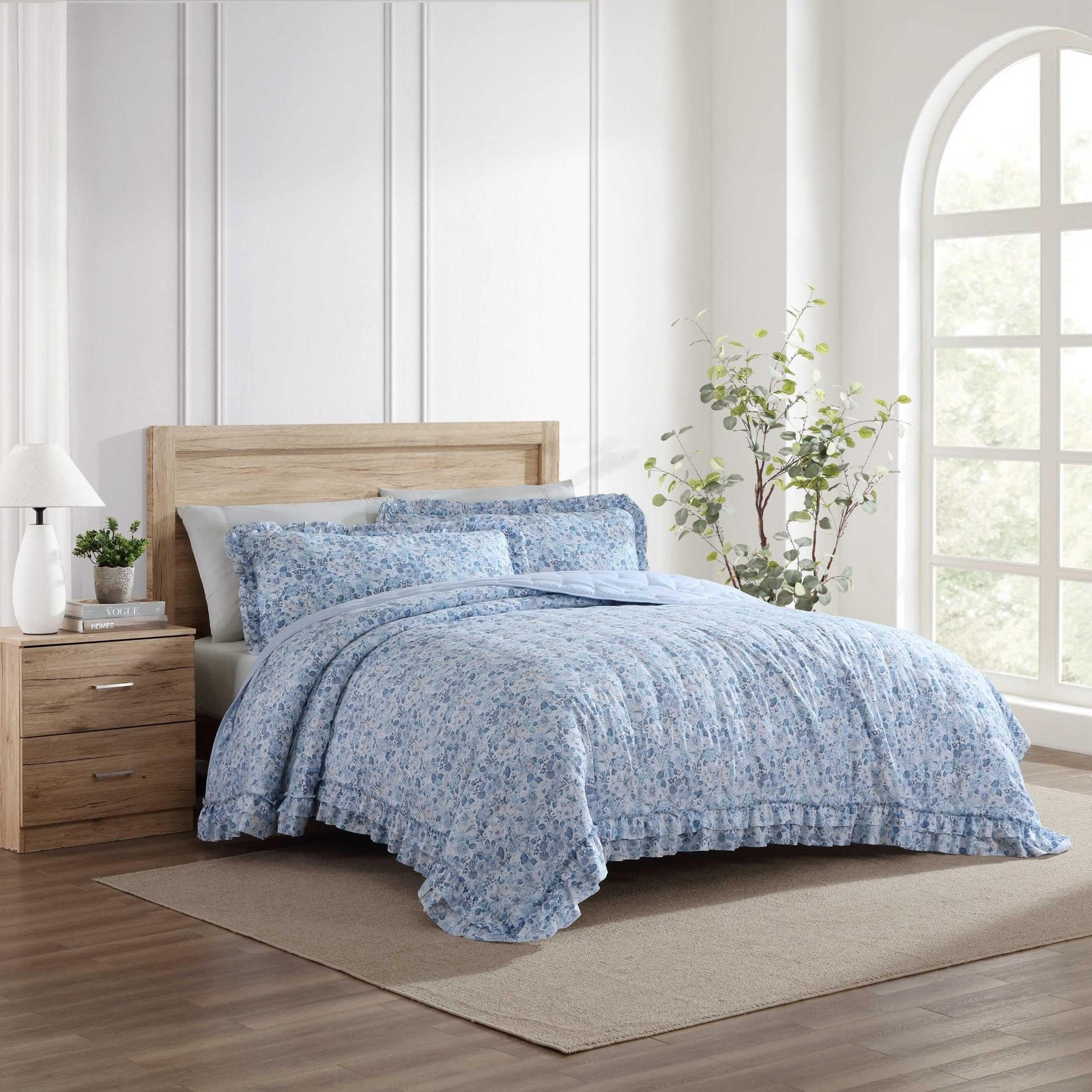 – Queen Quilt Set, Ultra Soft Floral Bedding with Matching Ruffled Shams, Med... gallery