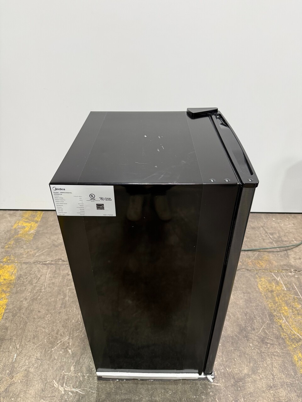 Midea 3.3 cu ft Compact Mini Fridge - MRM33S8ASL gallery